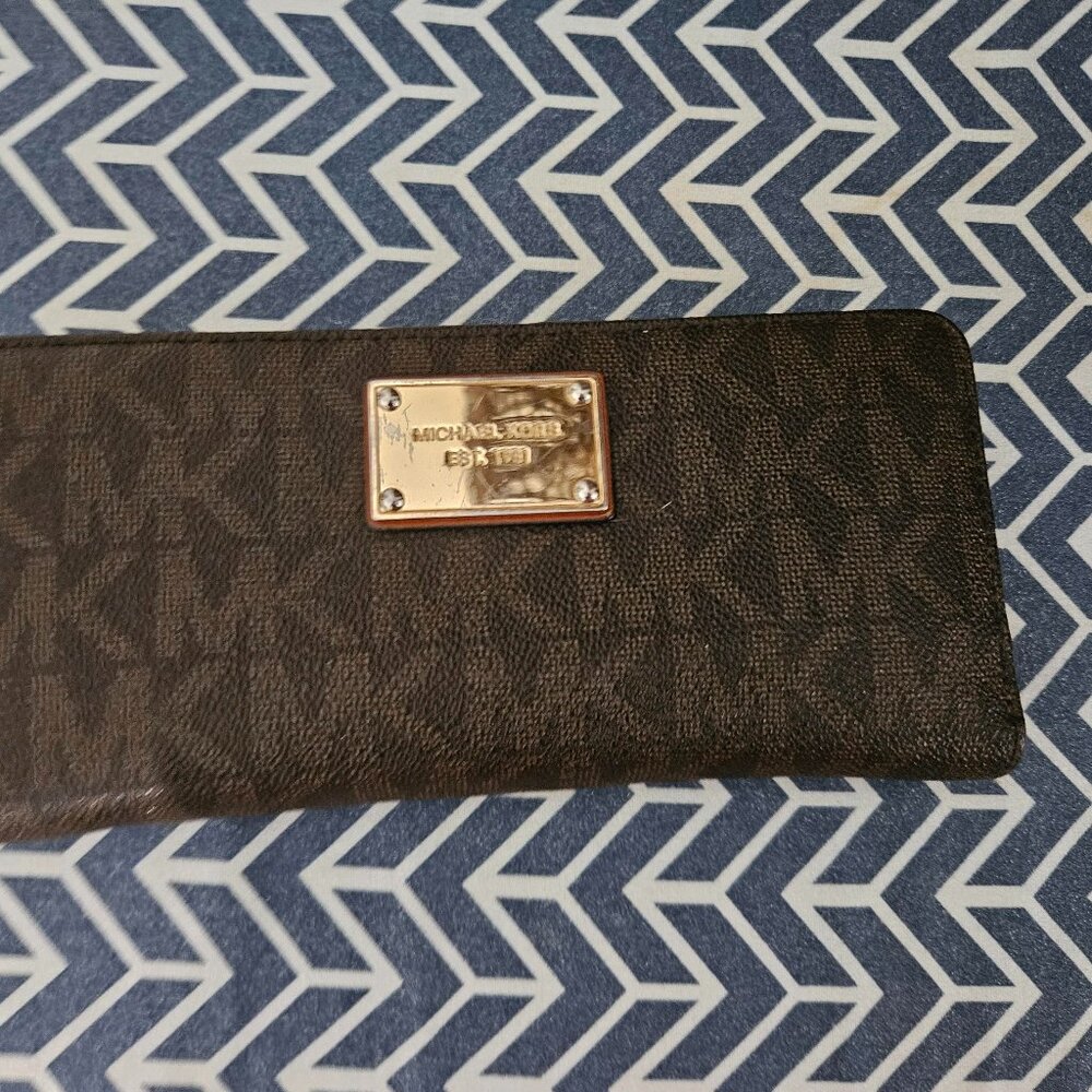 Michael Kors wallet